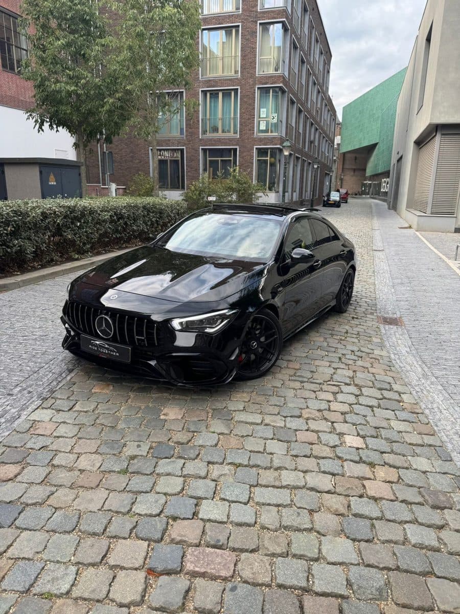 Mercedes-Benz CLA45s AMG